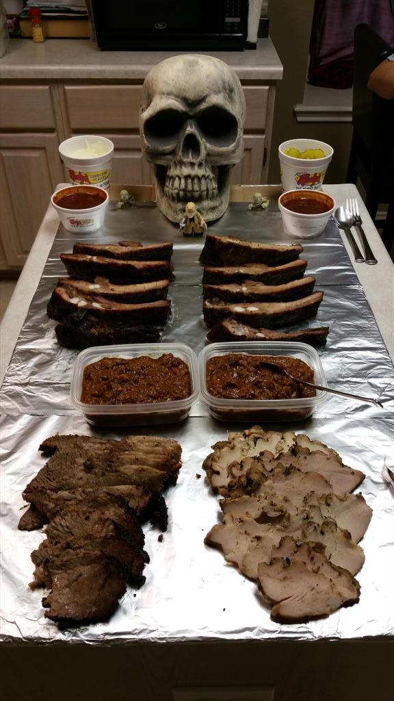 HeavenlyFightr's tweet photo. Had a little #BobBQue tonight before #TheWalkingDeadSeasonFinale. #TaintedMeat yum. http://t.co/UYA1qsMfD0