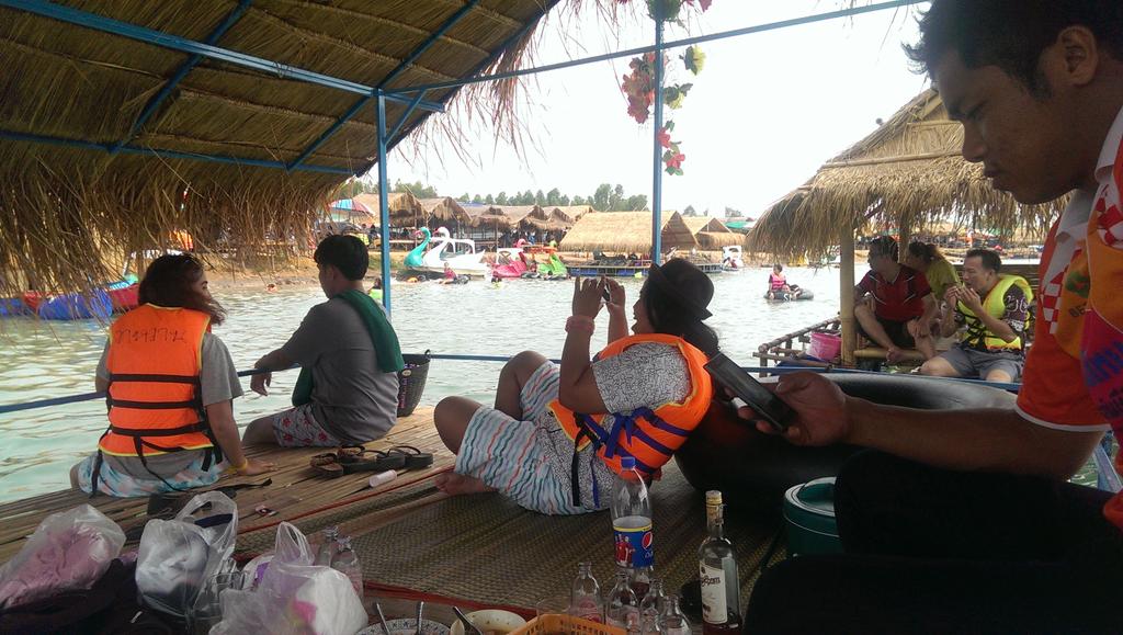 0d5cc9baec6742e's tweet photo. วันพักผ่อนสบายๆ http://t.co/V5DrNOdY3E