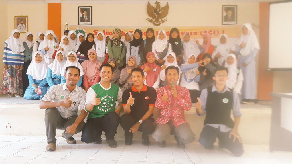 cakep_indramayu's tweet photo. Tarraaa... inilah DUTA CAKEP #indramayu @kotaindramayu @Cakepers #cakep_itu @cakeppati @bogoritu_cakep @ciptosgt http://t.co/oBT8M0aUZk