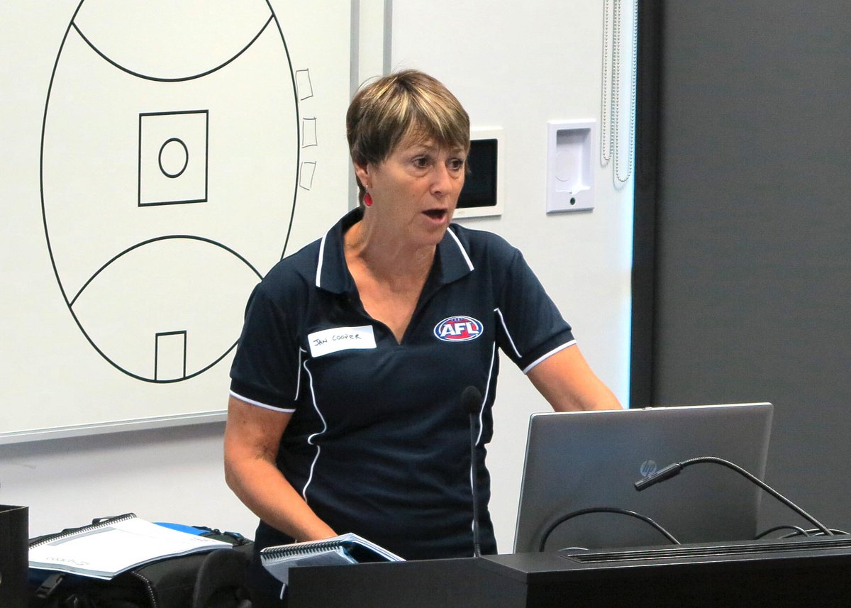 coachafl's tweet photo. 1st class presenters providing wisdom and networking @AFLNSWACT @AFLCoaching Female Footballer’s Conference #CFFC15 http://t.co/hzXur1gDWD