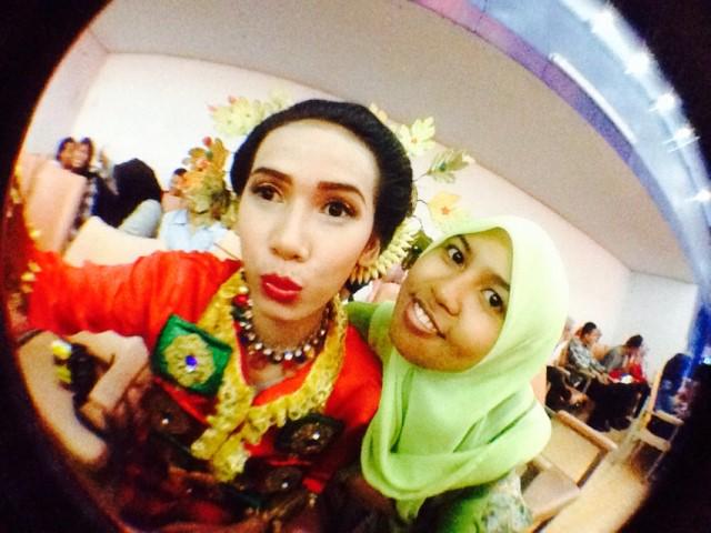 Putrinurhadijah's tweet photo. At RRI Pensi Smadas Paradise 15' http://t.co/A9lXzWcNkW