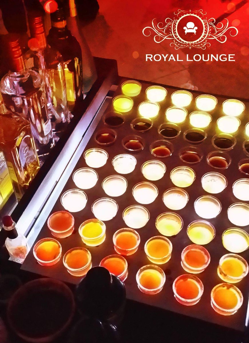 royalloungedf's tweet photo. #carritodeshots #MéxicoDF #antroentucasa #antroencasa #salaslounge #fiesta #QuéOso http://t.co/UbEOu7w5Zi