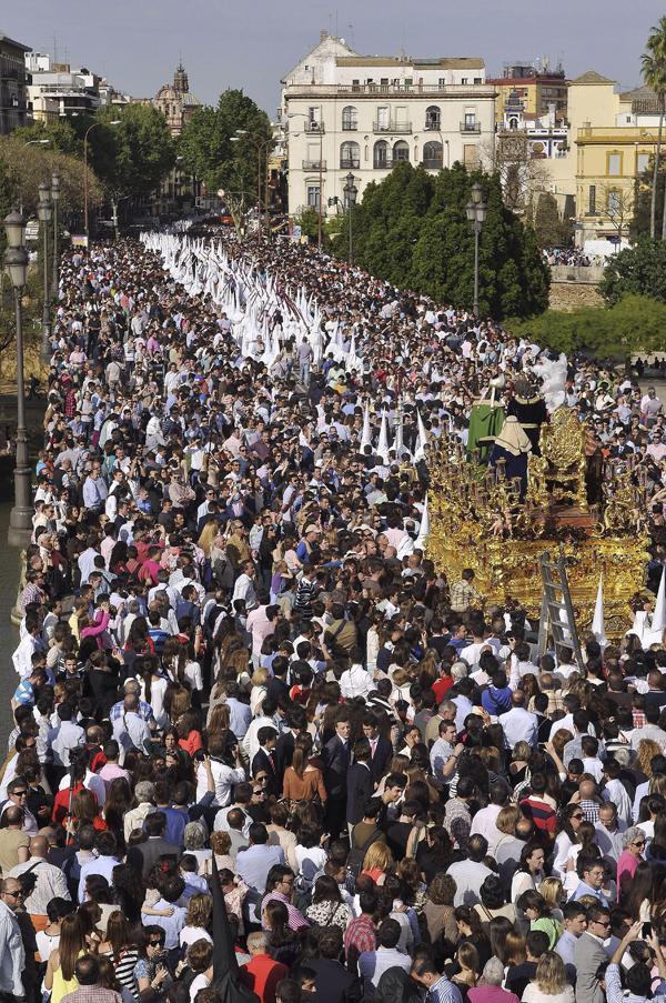sandrita_185's tweet photo. "@Stmo_TresCaidas: PERO ALGO ME LLENA EL ALMA
Y SE ME OLVIDA LO MALO
NO SE SI SERÁ TRIANA...
http://t.co/ZOc6tKdQir"