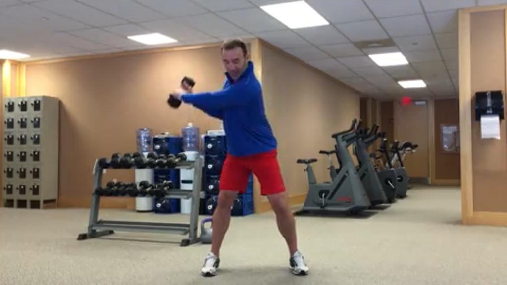 I like this #golf backswing exercise with a dumbbell video.golfdigest.com/watch/fitness-…