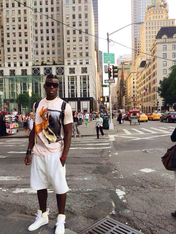 Footballer Fashion ポール ポグバ モードファッションがお気に入りのポグバ選手 Givenchyのtシャツを着用 Http T Co Lvloq2qcep