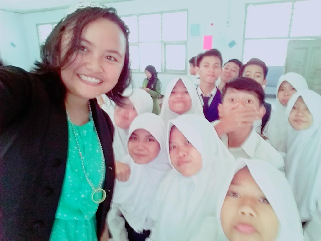 Anggitata_'s tweet image. Drama