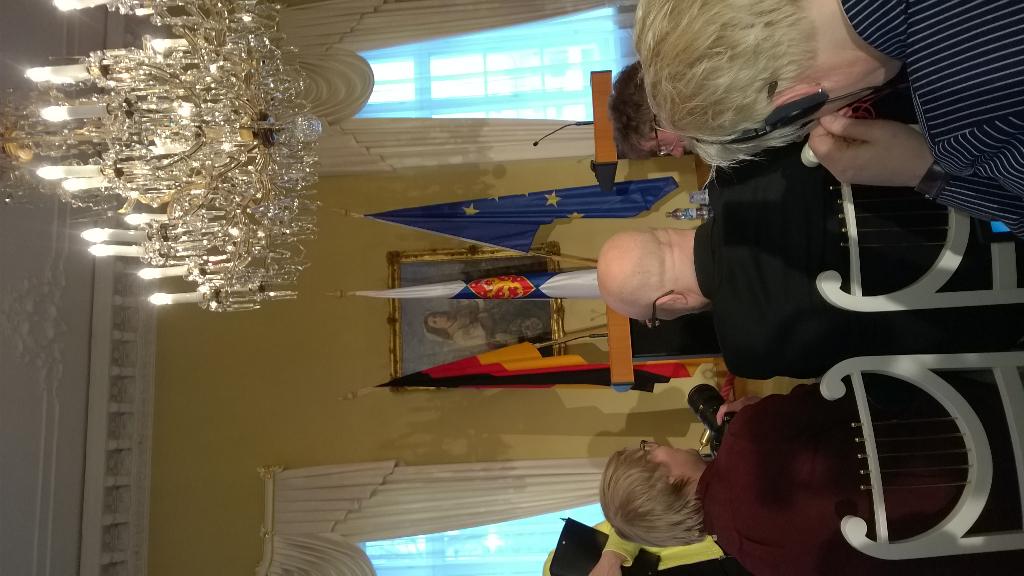 Waiting for the chanchellor! #merkel