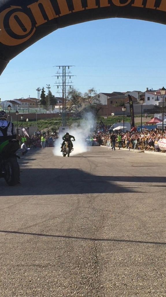 marcosdriftex's tweet photo. Buenas familia os dejo unas fotos de nuestro amigo Hector ( Stunt )๐๐ #Marcosdrift #Eventos #Stunt #Drifting # http://t.co/7vLtFQ4A8V