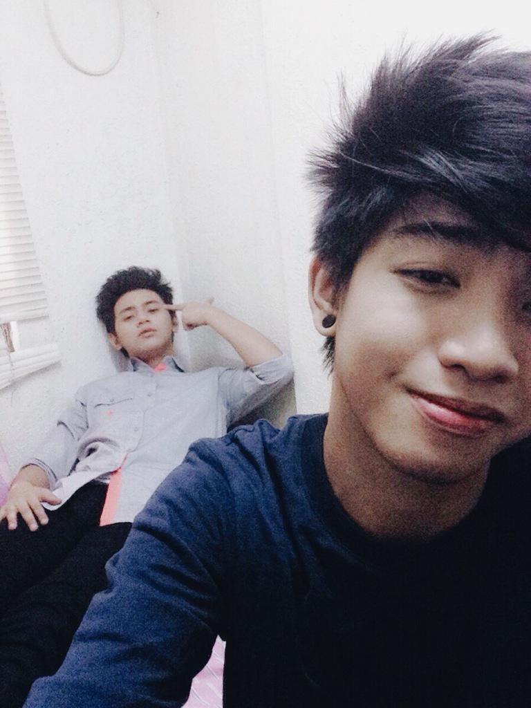 RJRamoss's tweet photo. 2/5 of WAY5 http://t.co/fDVzIABs87