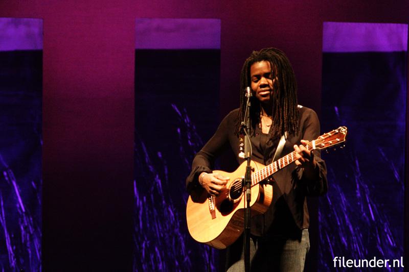   Happy 51th Birthday Tracy Chapman!   adore her