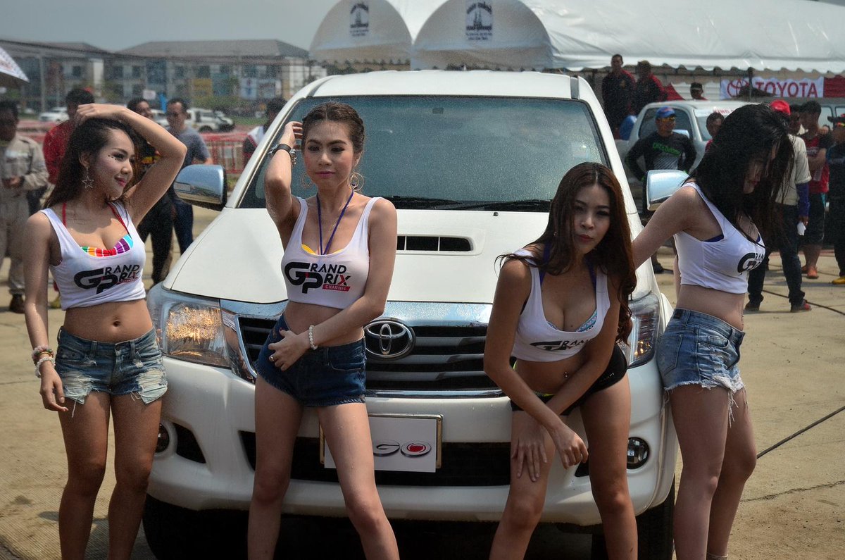 BKKMotorshow's tweet photo. ร้อนนัก..ต้องดับร้อนด้วย Doom Doom Car Wash   http://t.co/6ygsJunnUG
#bangkokmotorshow http://t.co/HWphvyekka