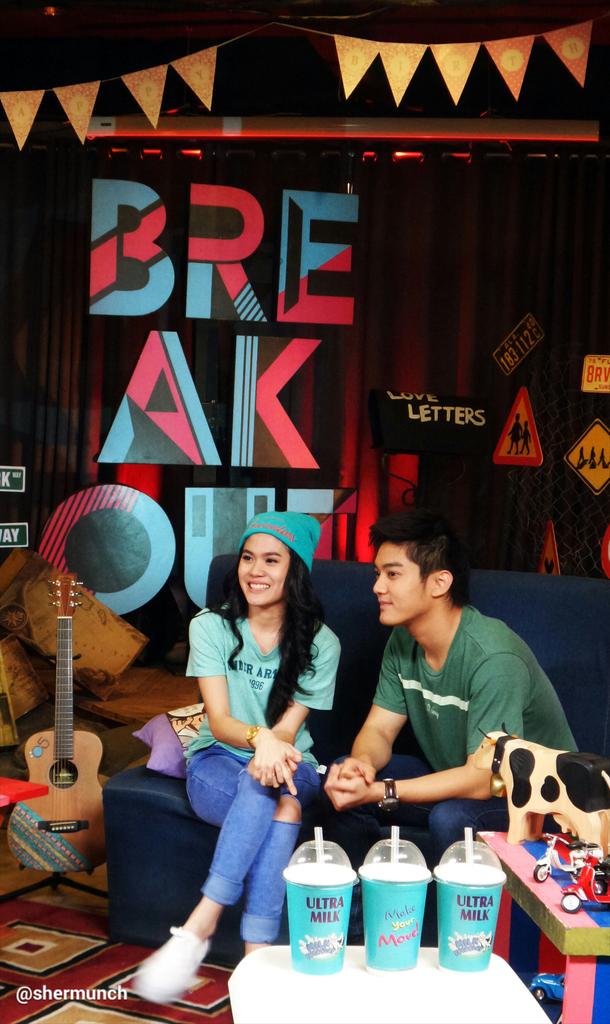 ssheinafiaz's tweet photo. Manfaat minum susu nih guys... kata @sherylsheinafia & @boywilliam @breakoutnet @Ultramym #UltraInBreakout http://t.co/njiw7mWnRz