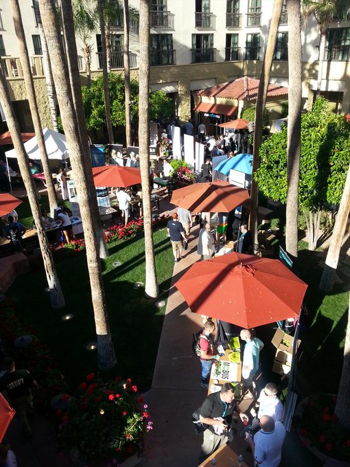 Phoenix Forum Meet Market .. you can almost see the JuicyAds table giving away shot glasses and wireless<a href="/tag/gokart"class="tags"><span>#gokart</span></a>