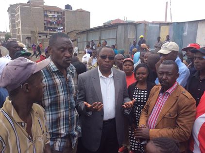 Joseph_Manje's tweet photo. A helping hand to kware residents, who were affected by the raging inferno http://t.co/34BpLnJLN2