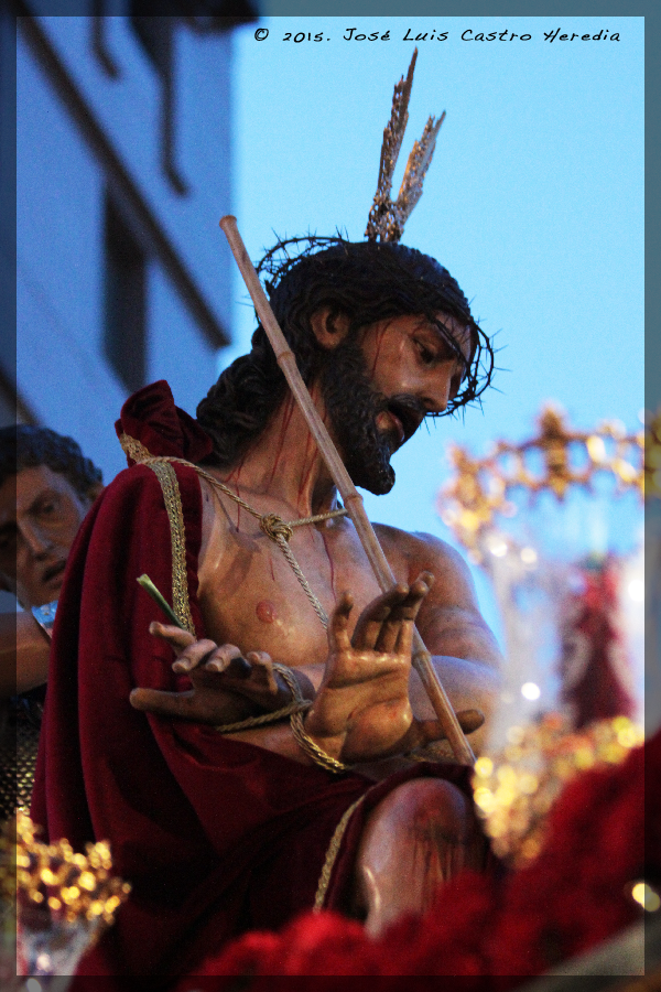 LaVozdelCofrade's tweet photo. #DomingodeRamos2015 La Coronación de Espinas completó una jornada repleta de Cofradías en la calle. http://t.co/2o1DufbplX