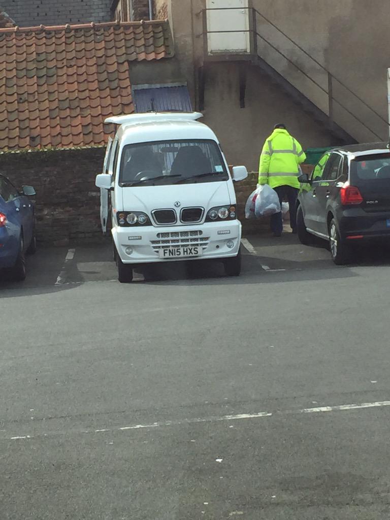 jonnywhitwell81's tweet photo. Didn't know bmw made a van! #bmwvan @neburgess @CreaserKarl @russ870 http://t.co/Ss32lrVHUc