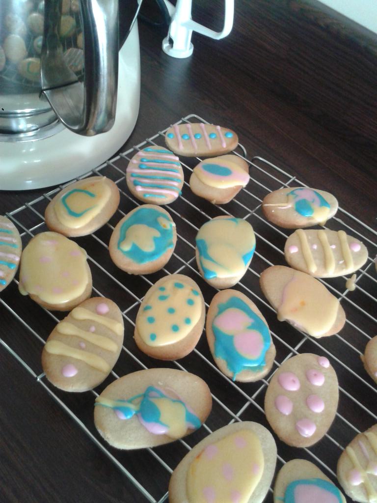 11pattycakes's tweet image. Mini bakers easter biscuits. .#easterbiscuits #minibaker #socute