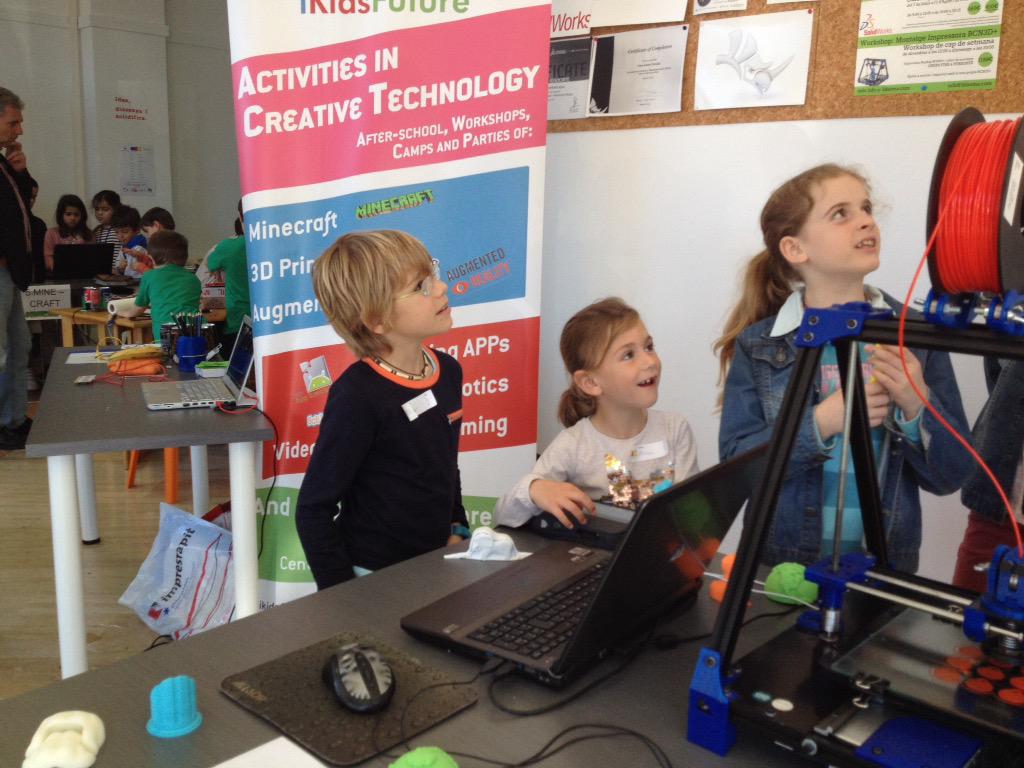 mallorcafamilia's tweet photo. Estos bichillos se lo pasaron bomba en el primer #kidshackday de @iKidsFuture en #mallorca http://t.co/W1ptNEL64F