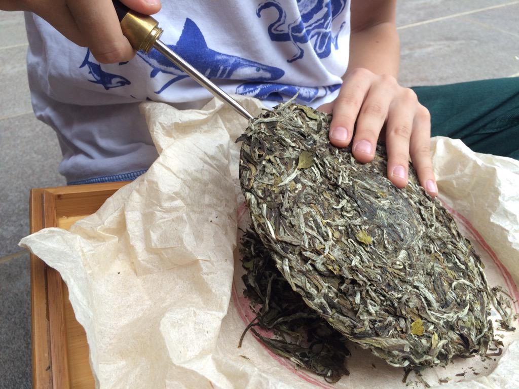 ddiadkina's tweet image. It's doesn't matter how old are you if you full in love with tea.
And with whom you drink tea?
#TeaTableProject