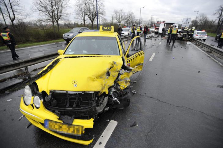 Incidente shock per Moras, Tachtisidis e Fetfatzidis: c'è un morto 37 CBVkBMwUIAEBh Q