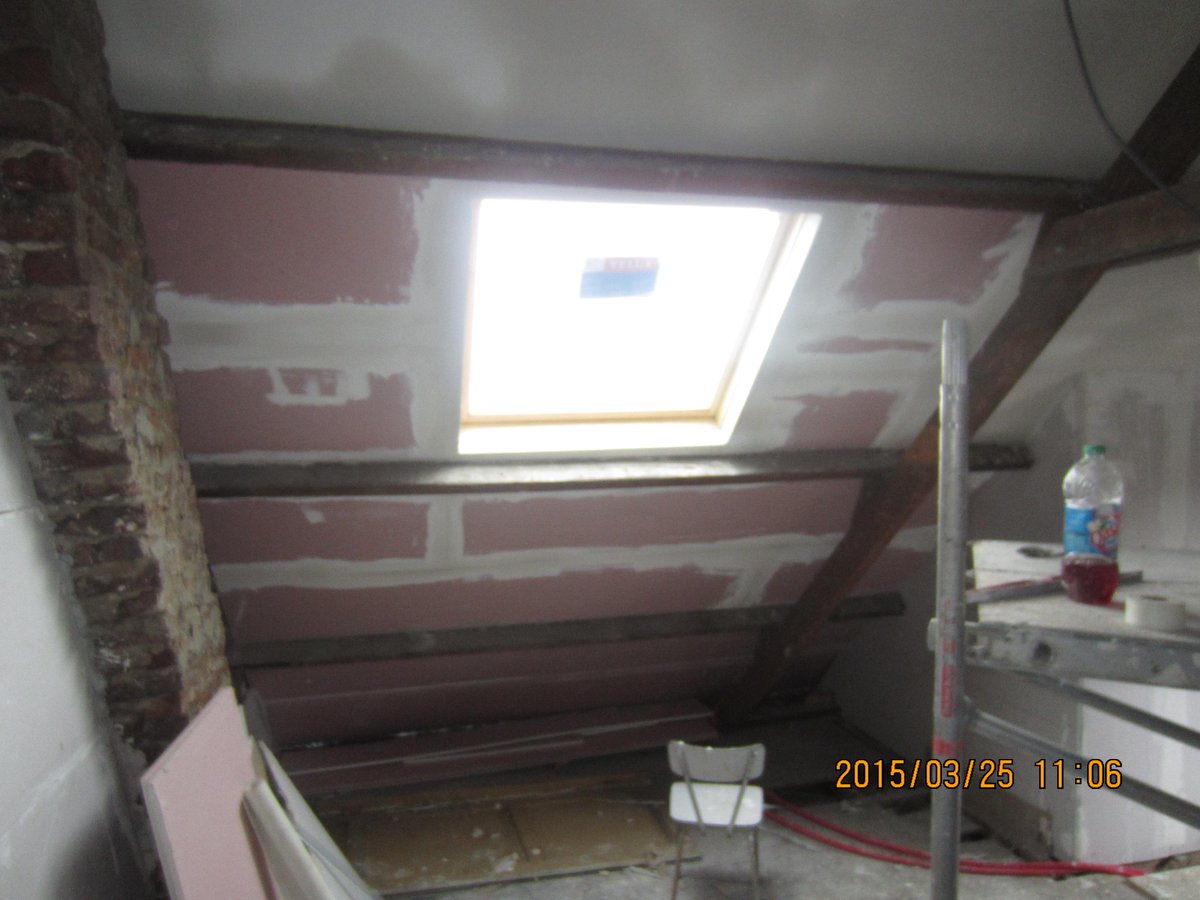 JeanGrell's tweet image. Rénovation complète d'une maison.. les travaux d'isolation de la mansarde continuent