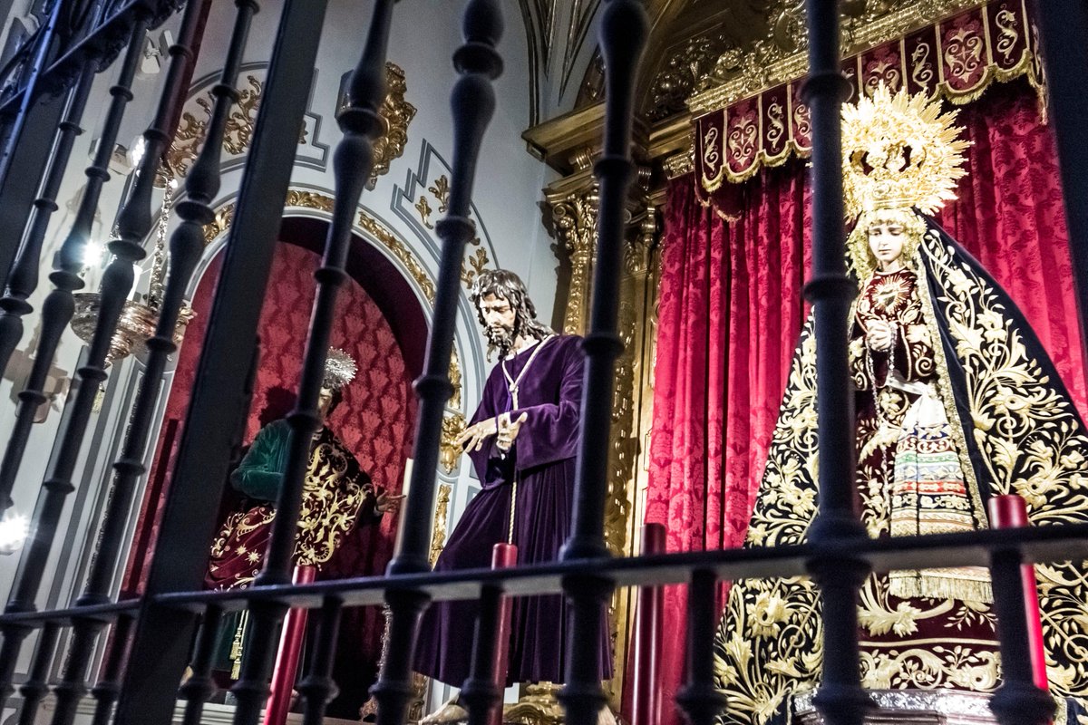 MetroMalagaNet's tweet photo. Hoy a las 17:00, salida de Nuestro Padre Jesús de la Pasión y María Santísima del Amor Doloroso #LunesSanto #Malaga http://t.co/4f6UOYvVMo