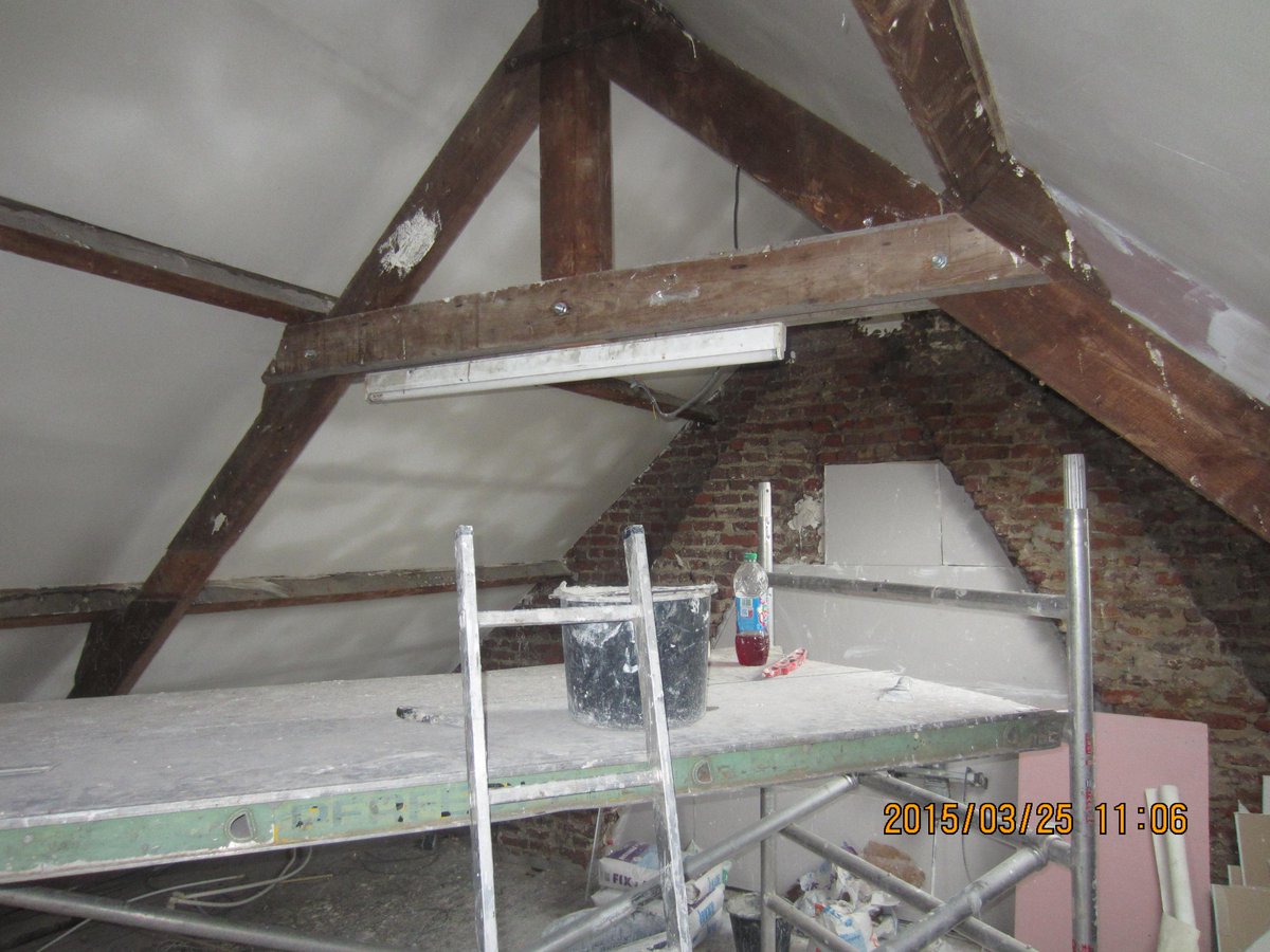 JeanGrell's tweet image. Rénovation complète d'une maison.. les travaux d'isolation de la mansarde continuent