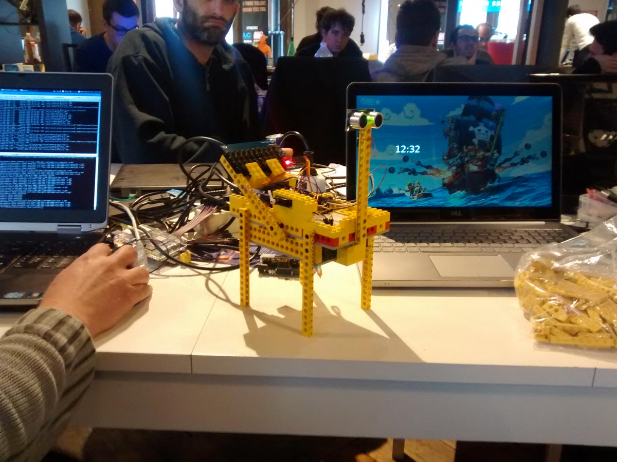 LeMushu's tweet photo. Johny 5, robot de la suite DomoHack, notre projet pour piloter la domotique domestique. DomoHack 3ème de @fhacktory. http://t.co/gPVSmnL5Ut