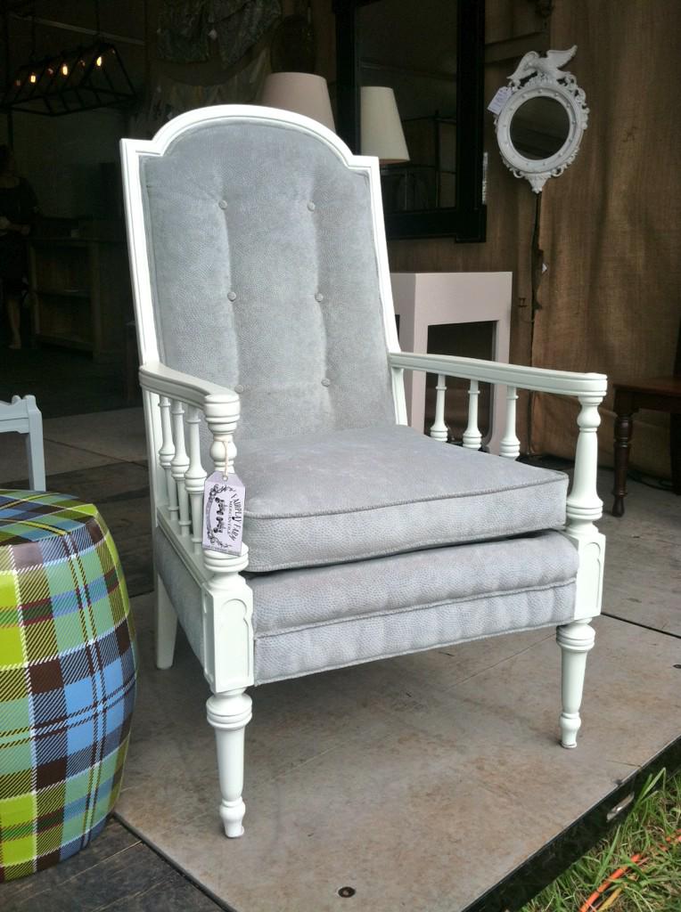 FairplayFarm's tweet photo. Beautiful vintage arm chair reupholstered - color/comfort/style at @ArborAntiques Tent B #roundtop http://t.co/Qijyocw1US