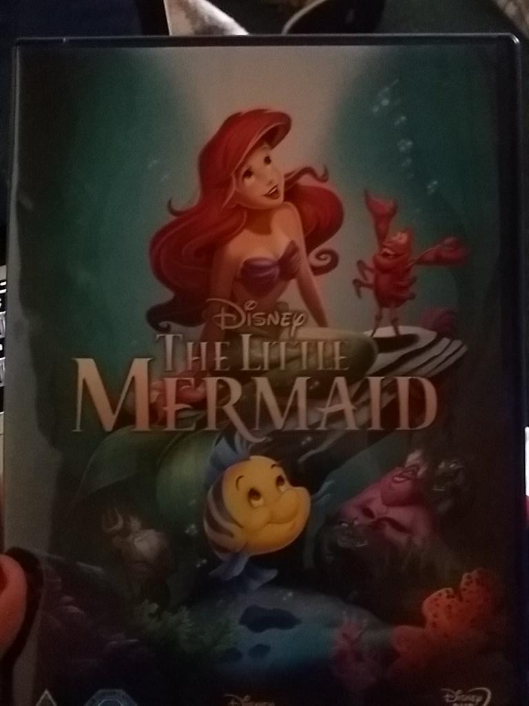 Chill time with <a href="/skiereilidh/">Eilidh Mcleod</a> watching Little Mermaid #Disney #bigkids