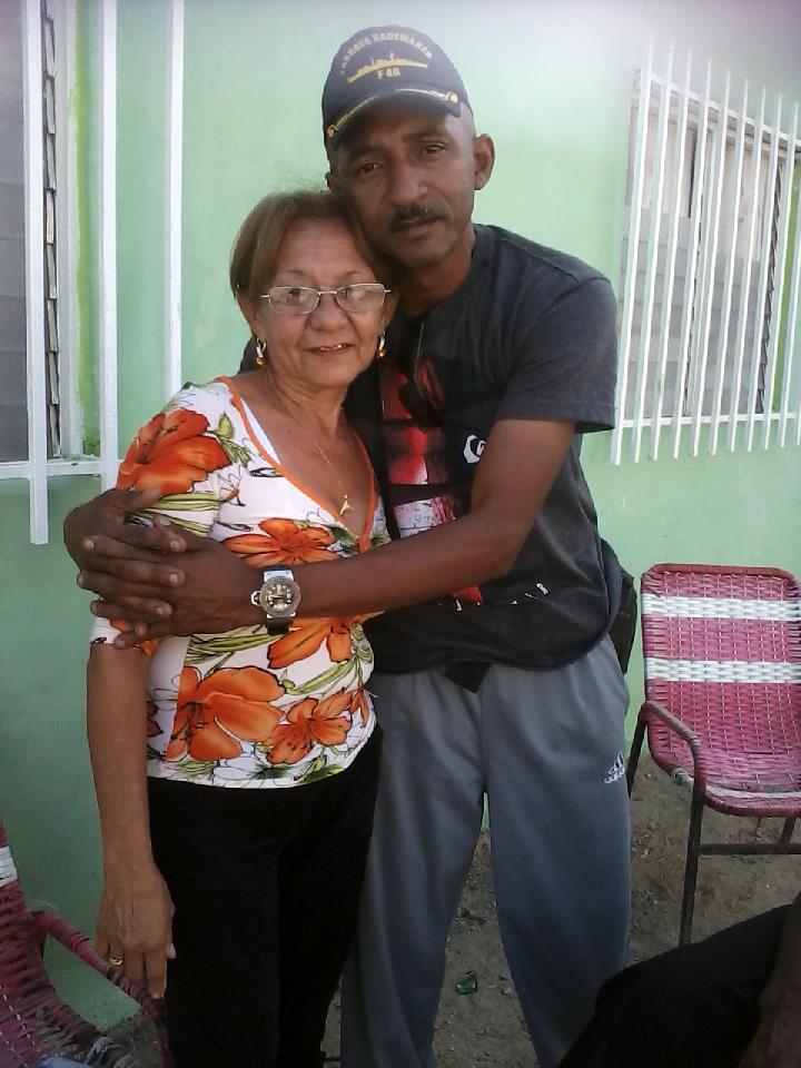 EstelaBejas's tweet photo. Amo a mi Familia :) http://t.co/CtWVd4ZKKp