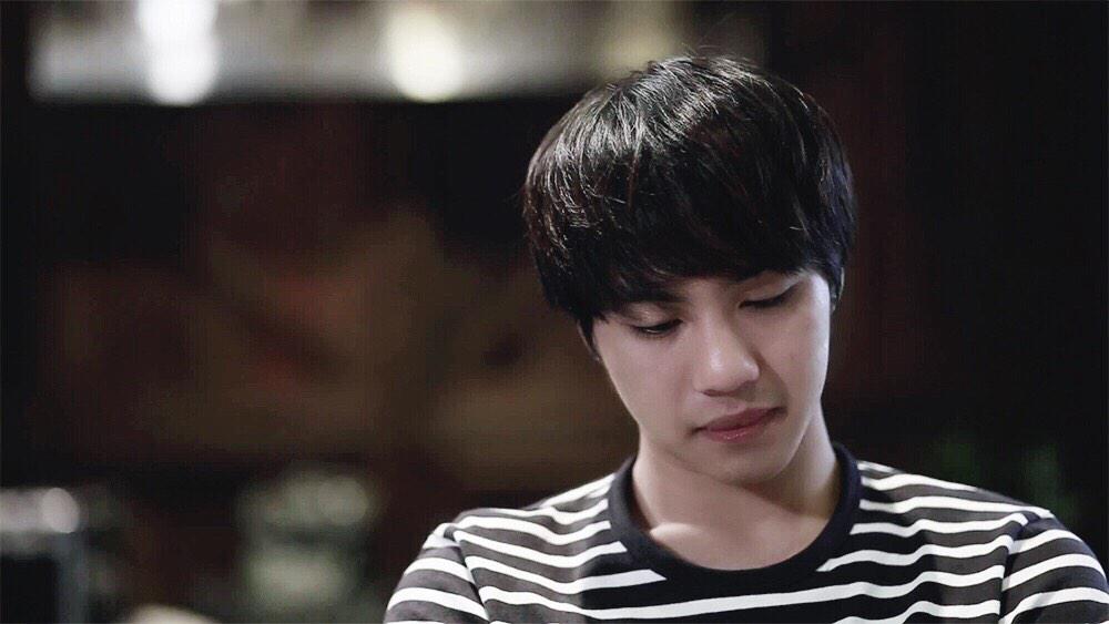 voldcq's tweet photo. "withwhitewocn: "ชอบ" แค่อยากเจอ แต่ "รัก" ไม่อยากจาก ❤️ @n_whitewo #wifisociety #GraySecret http://t.co/QVeuFX0lbo"
