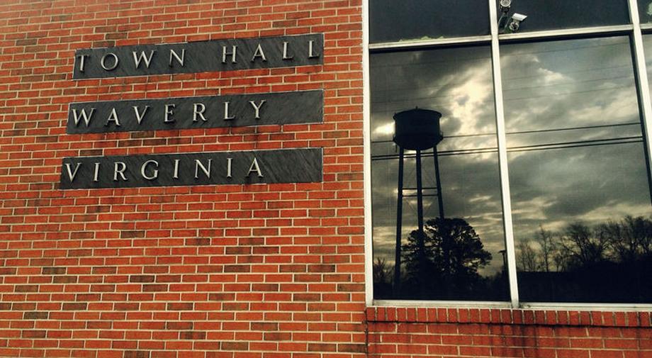 RTDNEWS's tweet photo. Waverly engulfed in unexpected political turmoil. http://t.co/ZcxpOhKRpK #vavia @TedStrongRTD http://t.co/2Rw6LPY9H2