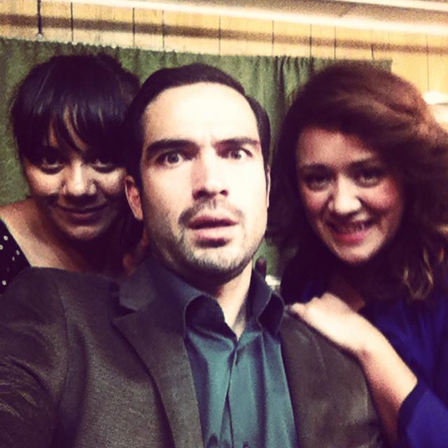 FOTOS: Alfonso Herrera con el crew en las grabaciones de #ElDandy.