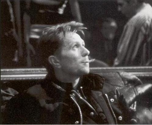 GaryOldmanSite's tweet photo. Gary Oldman directing "Nil By Mouth" in 1997
http://t.co/W7gLknaK0q
#movie #RayWinstone #KathyBurke @LailaMorseUK http://t.co/KdvogXSLER