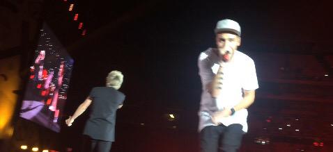 1DSAHQ's tweet photo. Who else made eye contact with all the boys?? 😍 http://t.co/ylF7BccMfn
