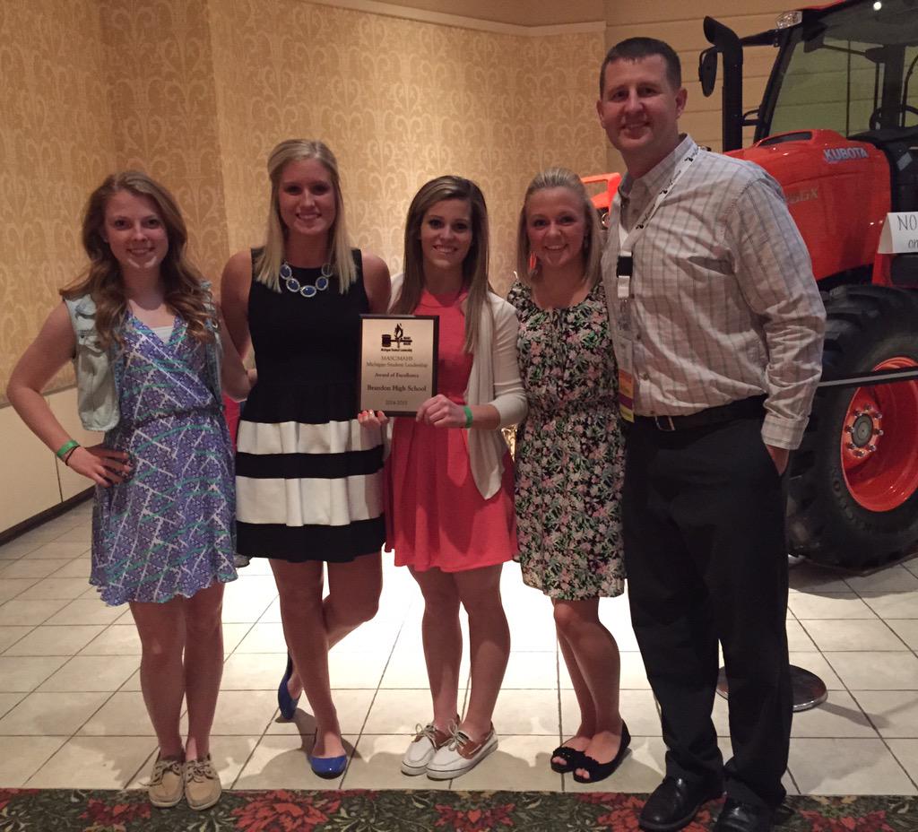 _Pizzala's tweet photo. 2015 MASC Award of Excellence!! Nice work!#asweseeitBHS #PureLeadership15 http://t.co/lLYlGqRMHi