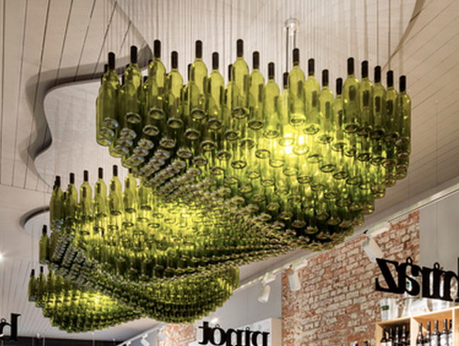 ChpBox's tweet image. 8 façons #originales de réutiliser une bouteille de #vin ! 
snip.ly/CraR 
#champagne @chpbox #ecologie