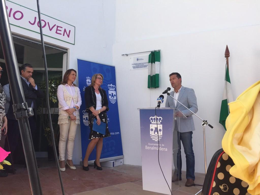 ObreroRafa's tweet photo. @GlvezPaloma ha inaugurado el nuevo espacio joven Benalmadena pueblo fantástico trabajo del equipo @JUVENTUDBENALMA http://t.co/bL1mT6z8Rm
