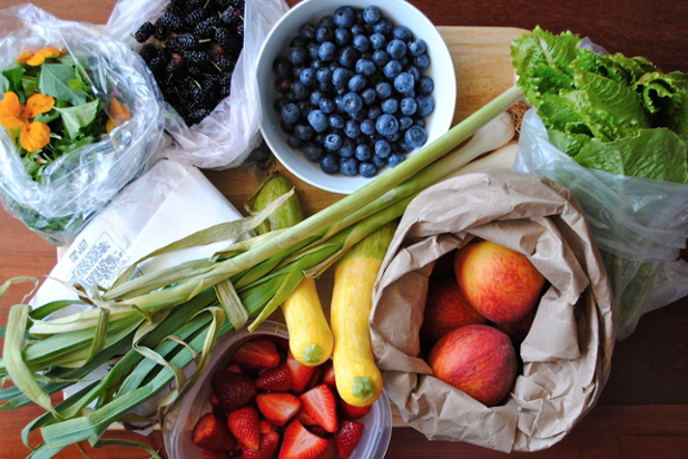 EatThisNotThat's tweet photo. RETWEET if you plan to eat healthier this week! http://t.co/4ukAPjinPG