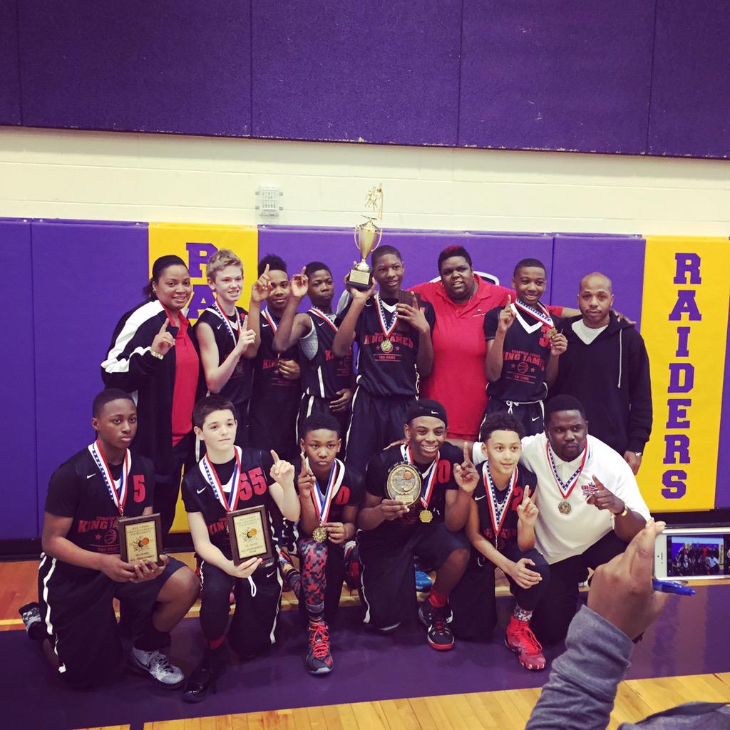 SlvargoVargo's tweet photo. 2015 Nike Grassroots 6th grade champs!!!🎉 #KingJames #TruGame #6thgrade #AAU #weneverstopworking #StriveForGreatness http://t.co/XBECcz5xd7