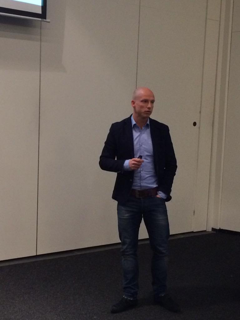 FontysDBC's tweet image. Marketmanager Rik Murray van Bol.com presenteert hun ambitie om "de beste winkel" te zijn #shopping3.0