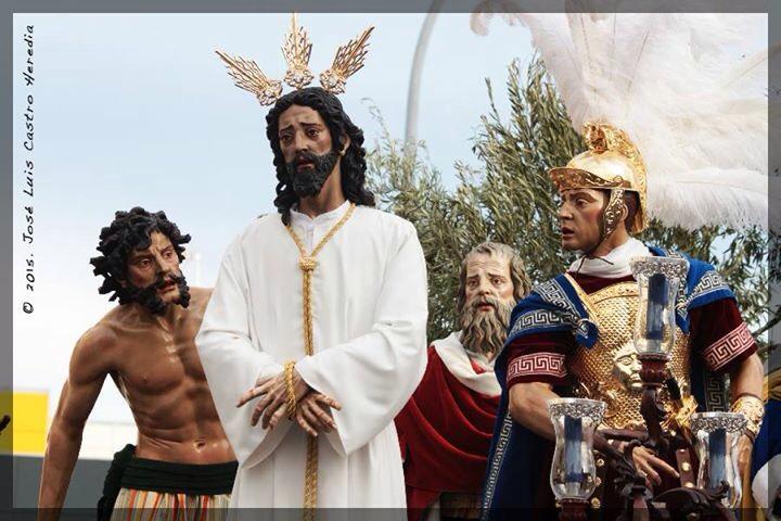 LaVozdelCofrade's tweet photo. En resumen, un gran #DomingodeRamos2015 que nos dejó estampas difícilmente olvidables. http://t.co/T9gGF01MTa