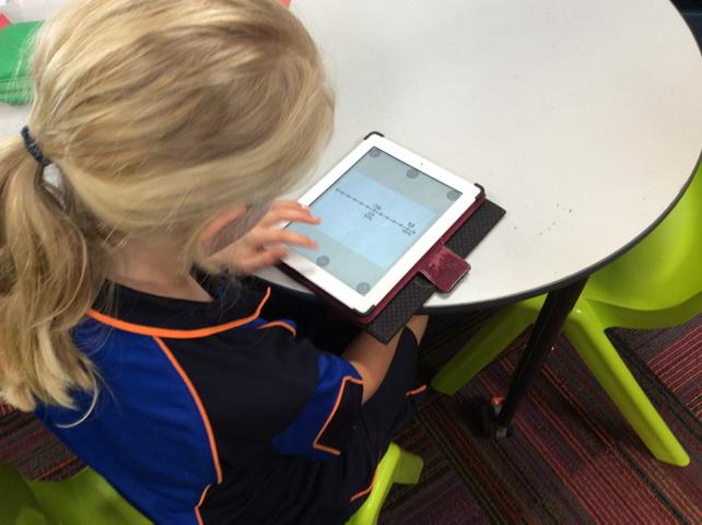 AmieMeyer4's tweet photo. Plenty of engaged s's creating, collaborating, communicating @TreendalePS.  Thanks for the tour! #ipaded #wapln http://t.co/Qlcwa69evs