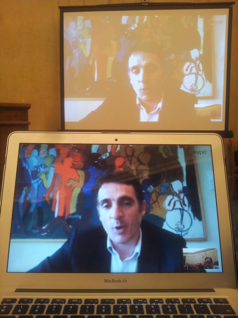 DemOuverte's tweet photo. #ConfDO2015 @EricPiolle expose les dispositifs de #demopart mis en place à Grenoble (via Skype) http://t.co/3GIp9BQJym