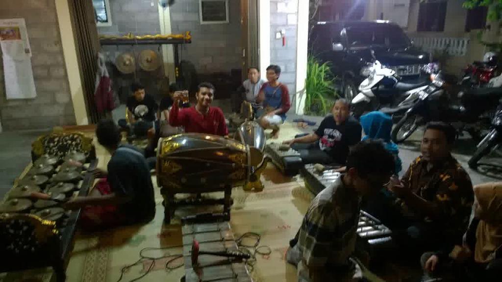 Saat ini tim karawitan UMY sudah mengintensifkan frekuensi latihan menjelang konser. Salam SemangART.