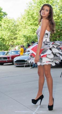 detroitfashweek's tweet photo. Sunny this morning in Detroit. Have a great week! Summer 2014 show #paperdresses #fashion #detroit #recycle http://t.co/FPnZo5pSla