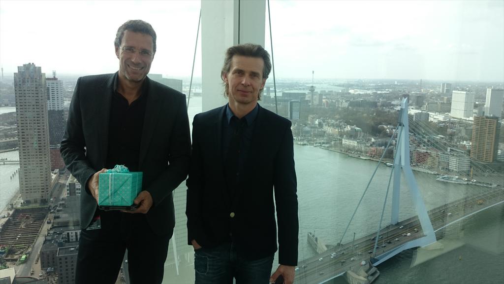 arkovb's tweet image. Met topuitzicht op #Rotterdam samen met topontwerper (van mijn jasje!) @HansUbbink bij @EFRBusinessWeek #tochleuk