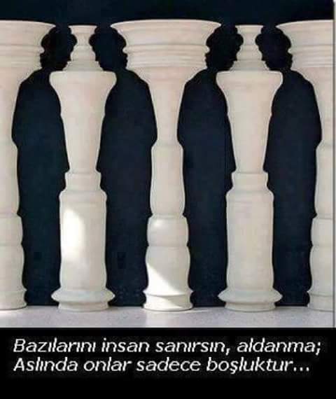 Hayatımızın..
Merkezine Koyduğumuz.!!
Bazı İnsan'lar...
Bu Resim'deki Gibi Sadece Boşluk.!!