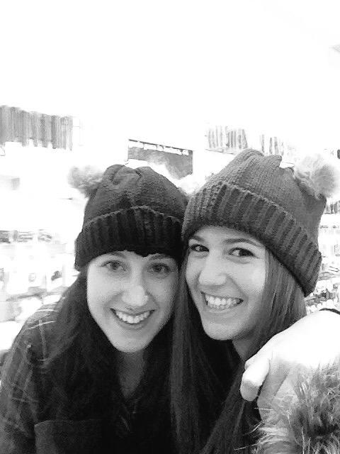 rebecaf91's tweet photo. Reencuentros amigables! Te adoro pequeña! I missed you @geligari ... 😍😍😍 #LoveYou  #AbrazosSinceros #FelicidadMaxima http://t.co/ogwMAgQIT1